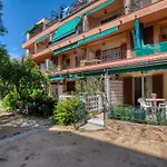 With Terrace Апартаменти