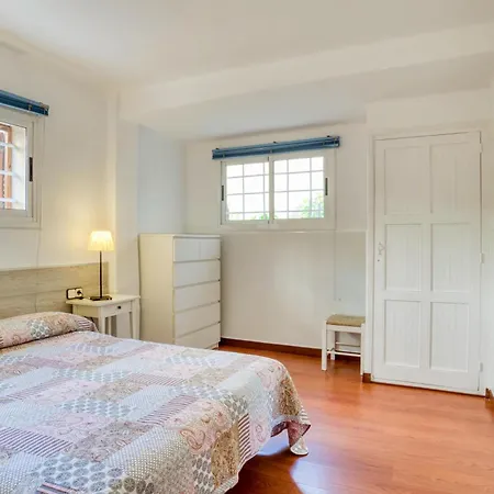 With Terrace דירה *